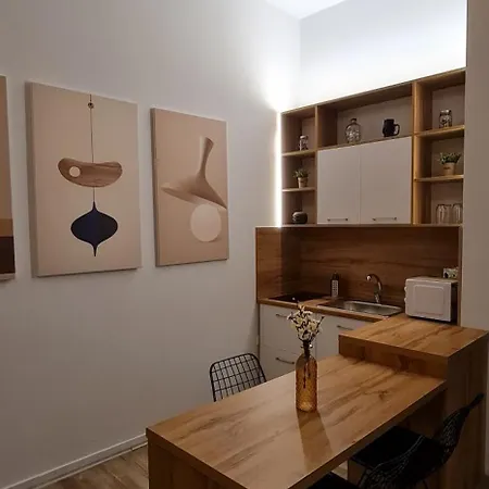 Luxury * Тирана