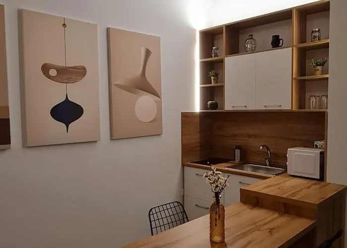 Luxury * טיראנה